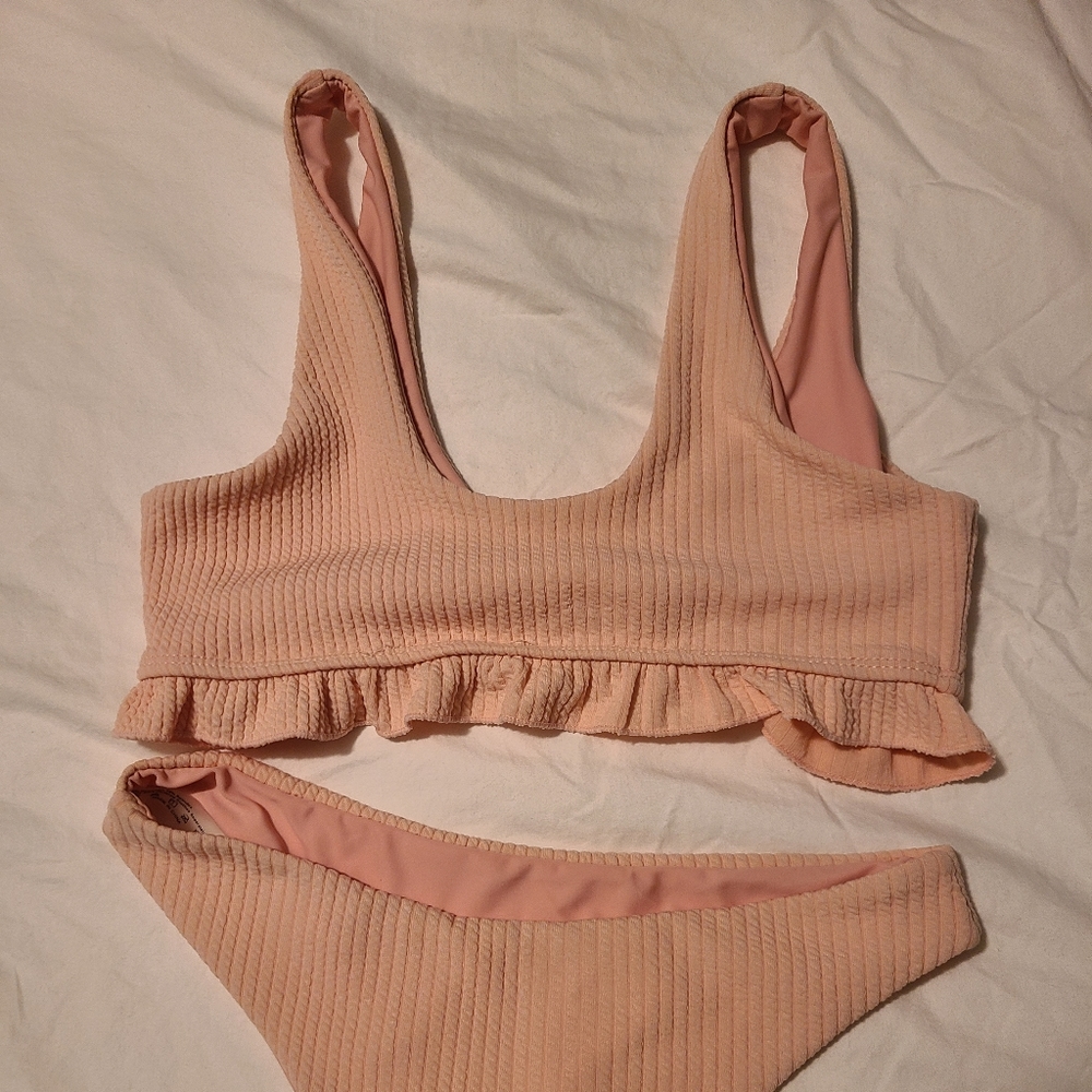 Pink Bikini - Picture 2 of 4
